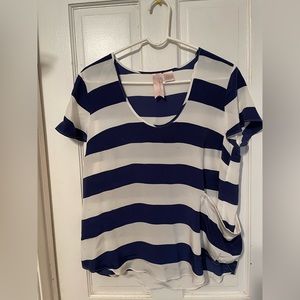 Women’s top. 100% silk. Size L. White/Navy.